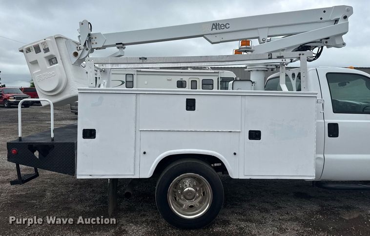 image for item EG5921 2005 Ford F450 Super Duty bucket truck