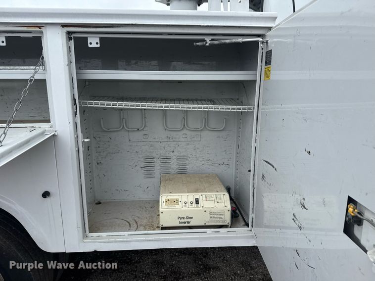 image for item EG5921 2005 Ford F450 Super Duty bucket truck