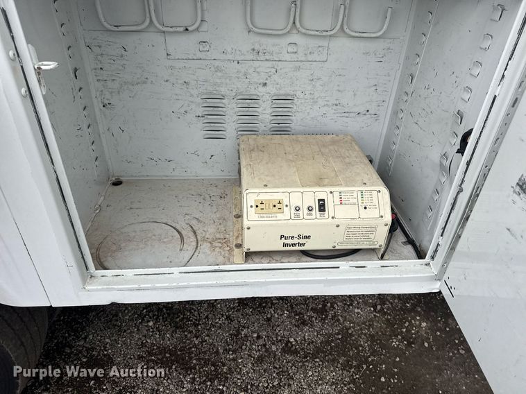 image for item EG5921 2005 Ford F450 Super Duty bucket truck