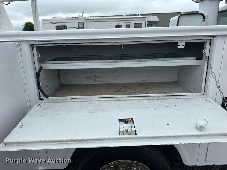 image for item EG5921 2005 Ford F450 Super Duty bucket truck