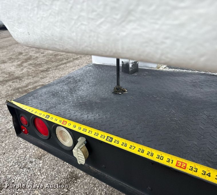 image for item EG5921 2005 Ford F450 Super Duty bucket truck