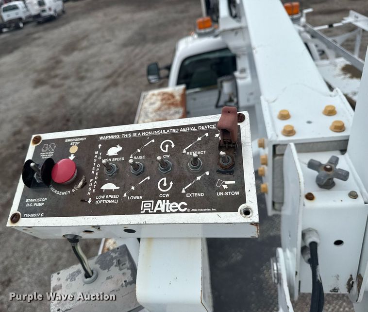 image for item EG5921 2005 Ford F450 Super Duty bucket truck