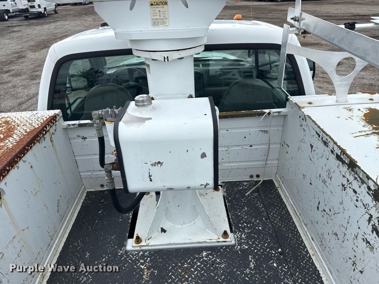image for item EG5921 2005 Ford F450 Super Duty bucket truck