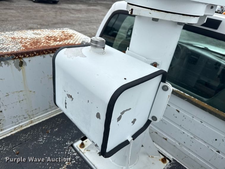 image for item EG5921 2005 Ford F450 Super Duty bucket truck