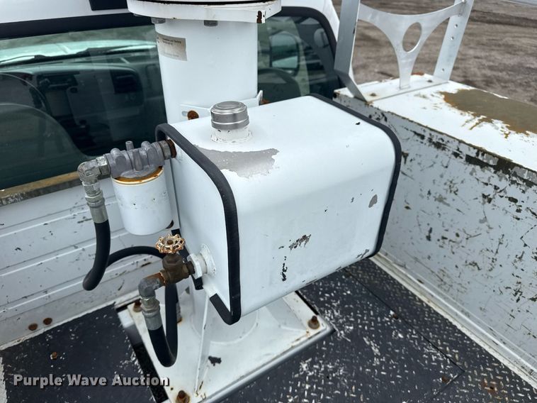 image for item EG5921 2005 Ford F450 Super Duty bucket truck