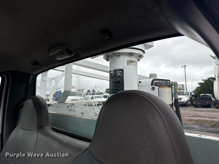 image for item EG5921 2005 Ford F450 Super Duty bucket truck