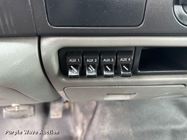 image for item EG5921 2005 Ford F450 Super Duty bucket truck