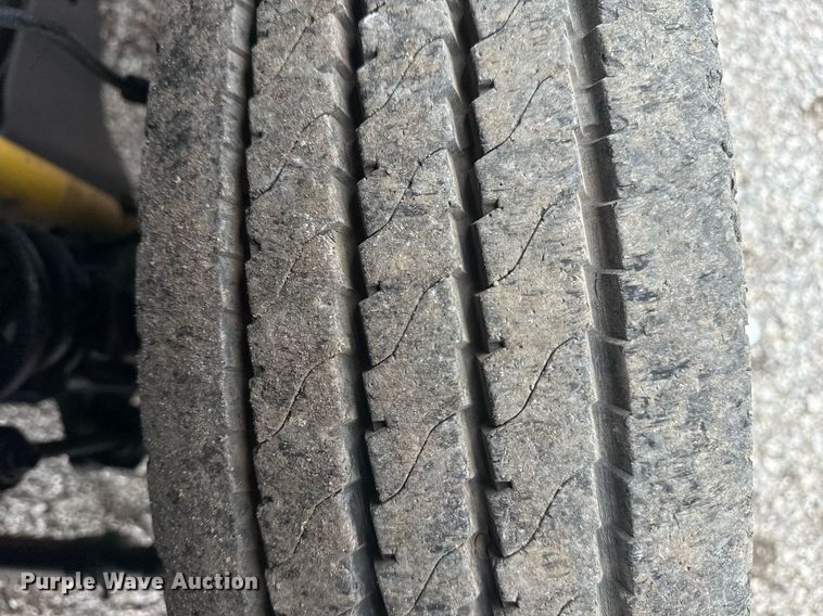 image for item EG5921 2005 Ford F450 Super Duty bucket truck