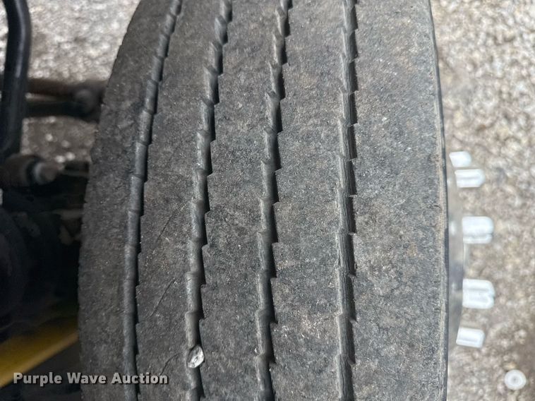 image for item EG5921 2005 Ford F450 Super Duty bucket truck