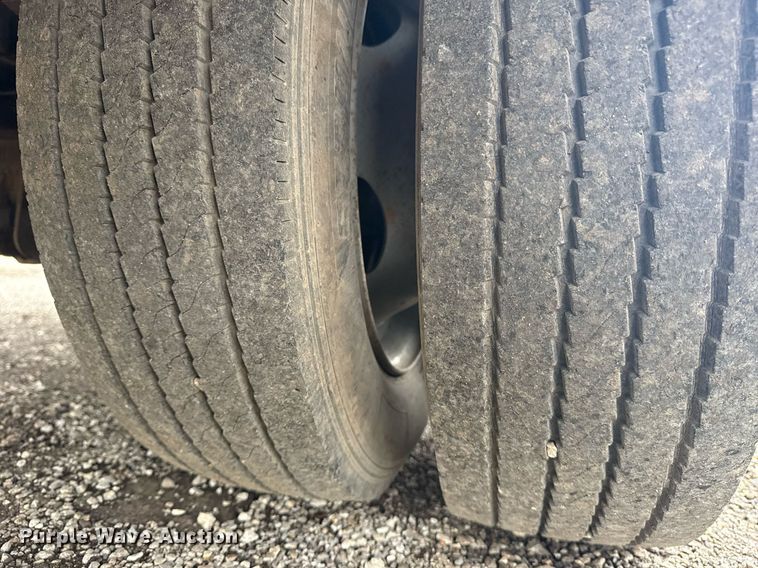 image for item EG5921 2005 Ford F450 Super Duty bucket truck