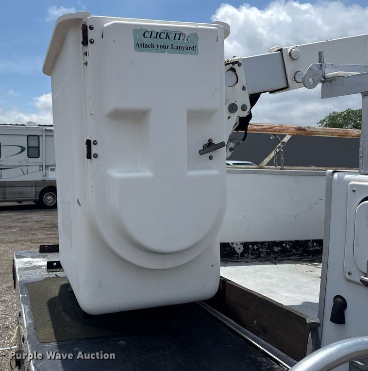 image for item EG5926 2008 Ford F450 Super Duty bucket truck