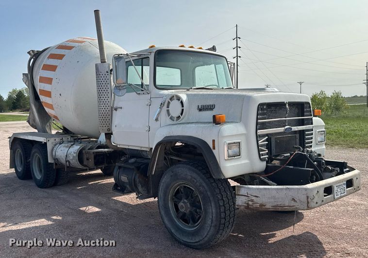 image for item EG6529 1989 Ford LT8000 ready mix truck