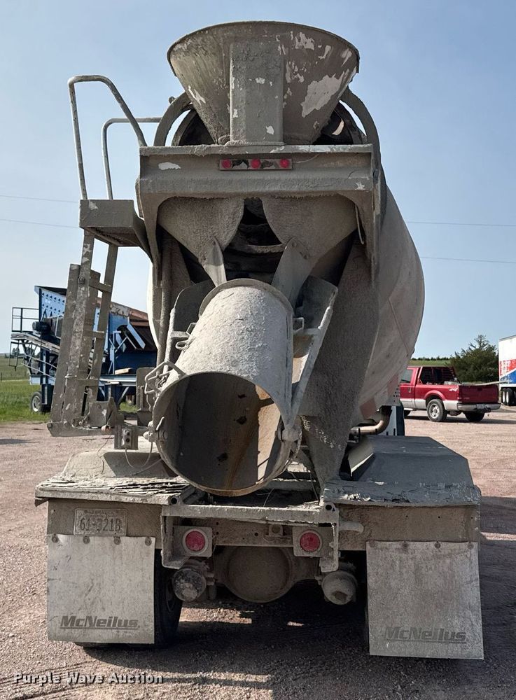 image for item EG6529 1989 Ford LT8000 ready mix truck