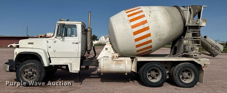 image for item EG6529 1989 Ford LT8000 ready mix truck