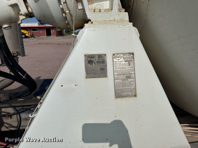 image for item EG6529 1989 Ford LT8000 ready mix truck