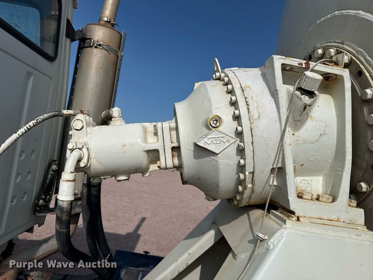 image for item EG6529 1989 Ford LT8000 ready mix truck