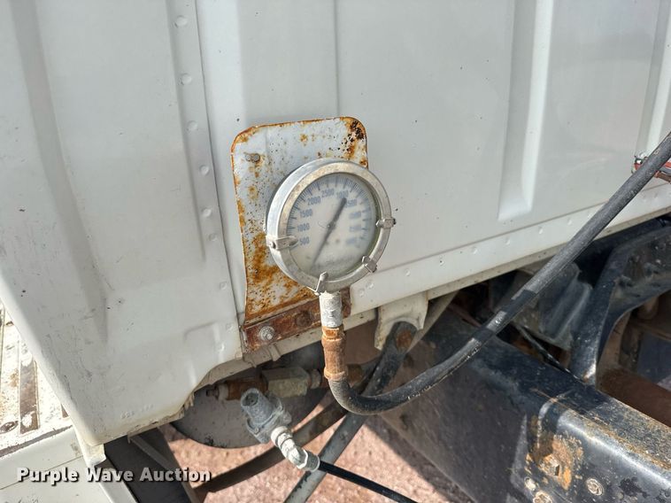 image for item EG6529 1989 Ford LT8000 ready mix truck