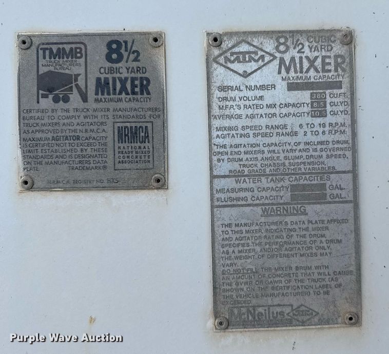 image for item EG6529 1989 Ford LT8000 ready mix truck