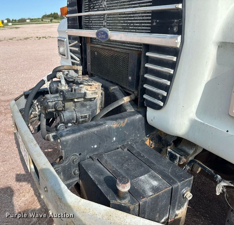 image for item EG6529 1989 Ford LT8000 ready mix truck