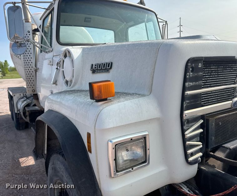 image for item EG6529 1989 Ford LT8000 ready mix truck