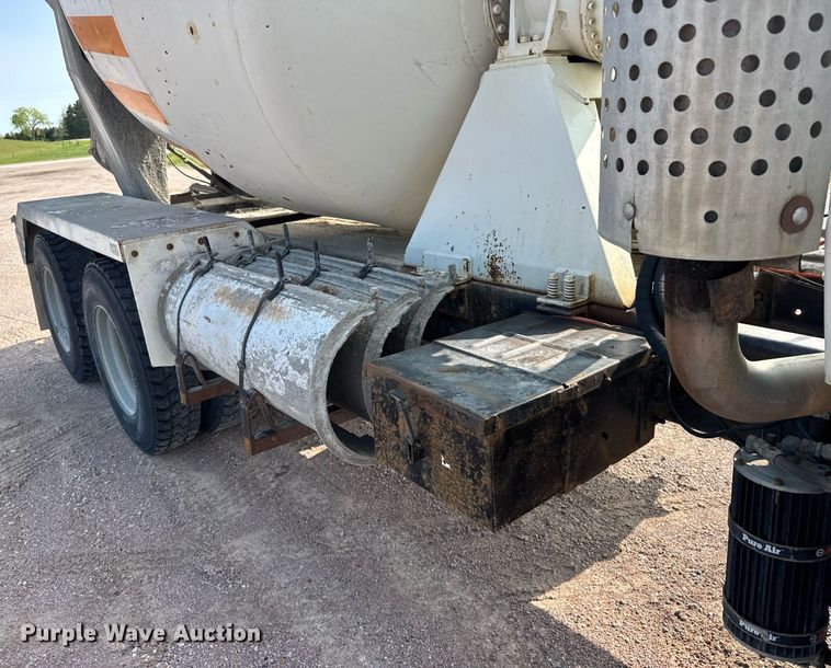 image for item EG6529 1989 Ford LT8000 ready mix truck