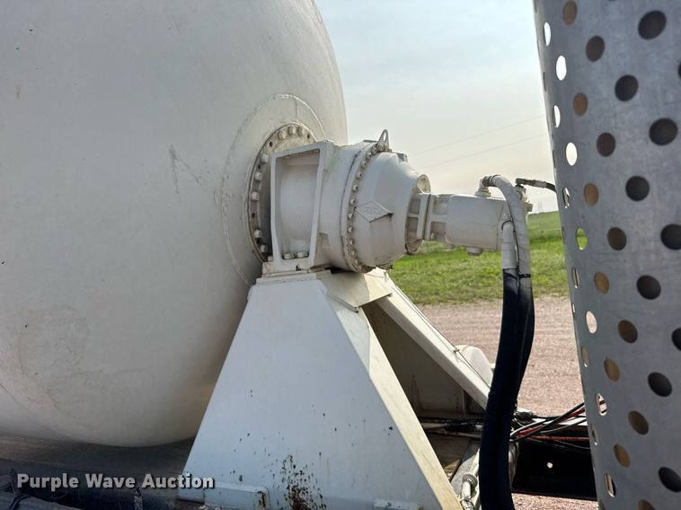 image for item EG6529 1989 Ford LT8000 ready mix truck