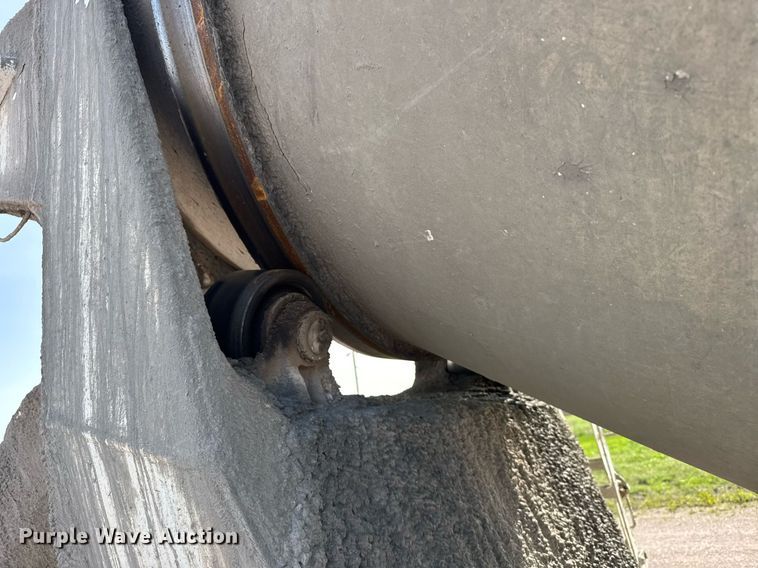 image for item EG6529 1989 Ford LT8000 ready mix truck