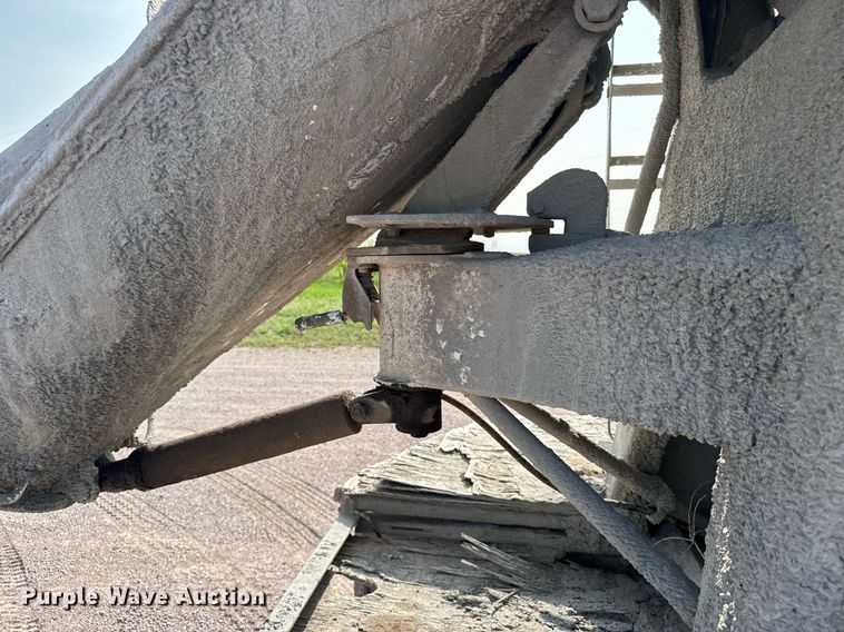 image for item EG6529 1989 Ford LT8000 ready mix truck