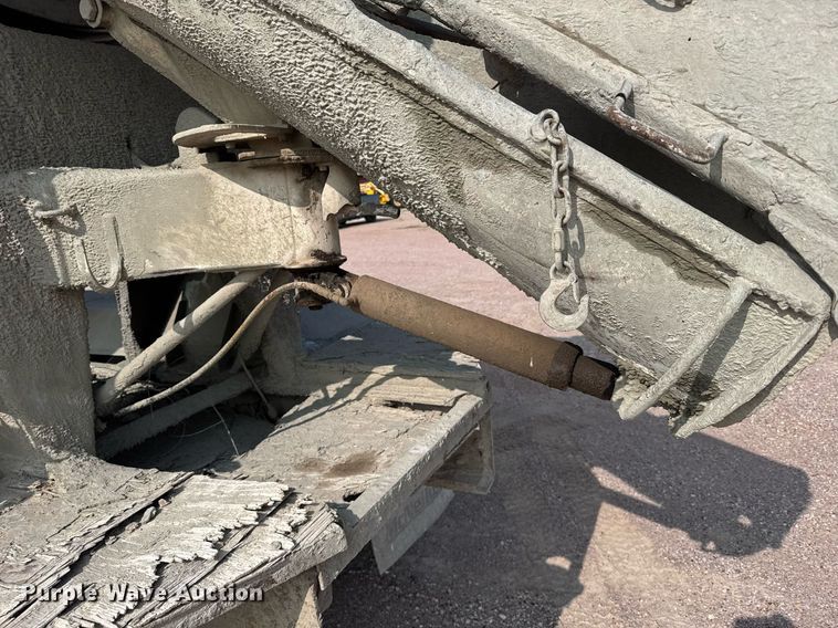 image for item EG6529 1989 Ford LT8000 ready mix truck