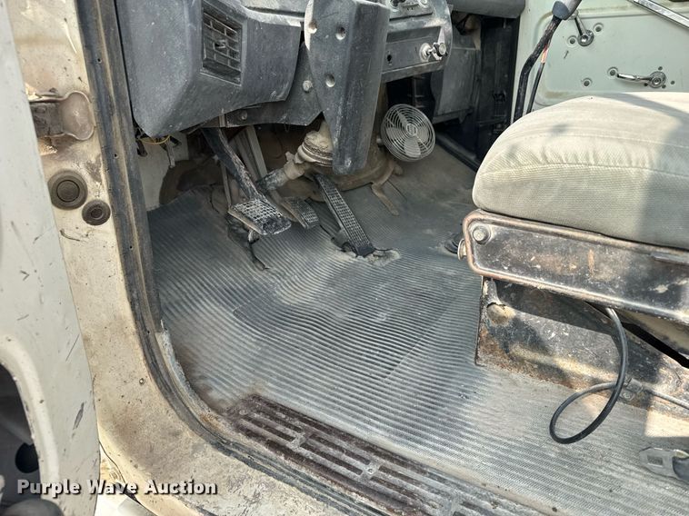 image for item EG6529 1989 Ford LT8000 ready mix truck