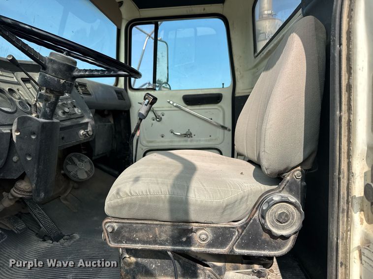 image for item EG6529 1989 Ford LT8000 ready mix truck