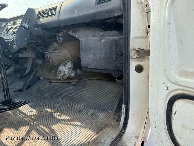 image for item EG6529 1989 Ford LT8000 ready mix truck