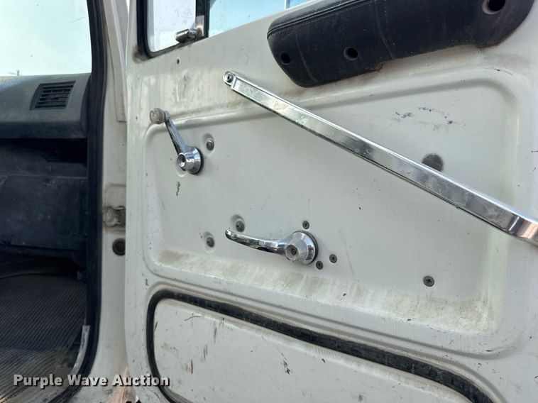 image for item EG6529 1989 Ford LT8000 ready mix truck