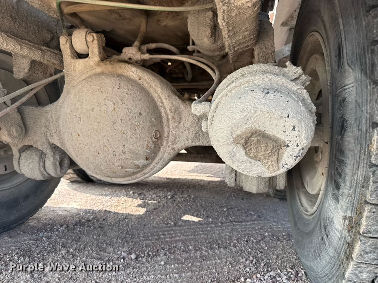 image for item EG6529 1989 Ford LT8000 ready mix truck