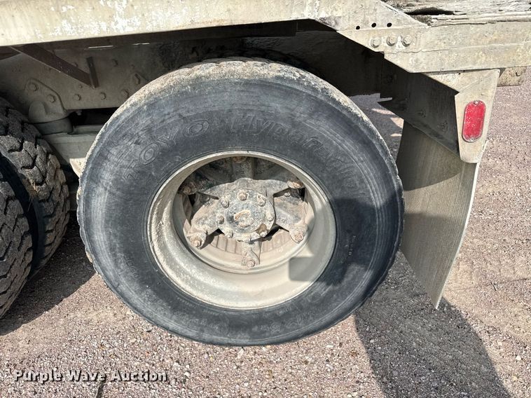 image for item EG6529 1989 Ford LT8000 ready mix truck