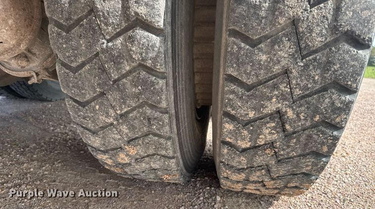 image for item EG6529 1989 Ford LT8000 ready mix truck