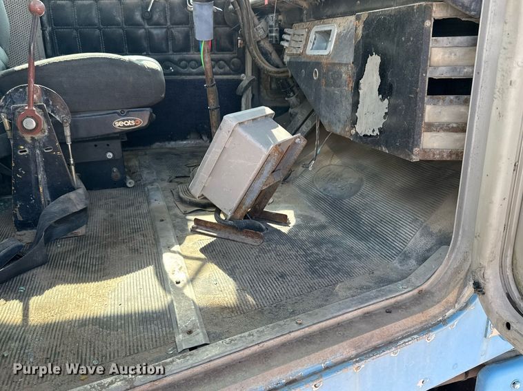 image for item EG6530 1978 Peterbilt 348M ready mix truck