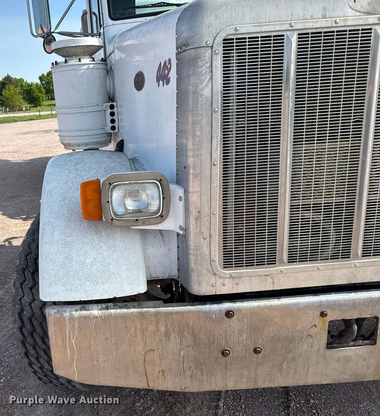 image for item EG6532 1990 Peterbilt 357 ready mix truck