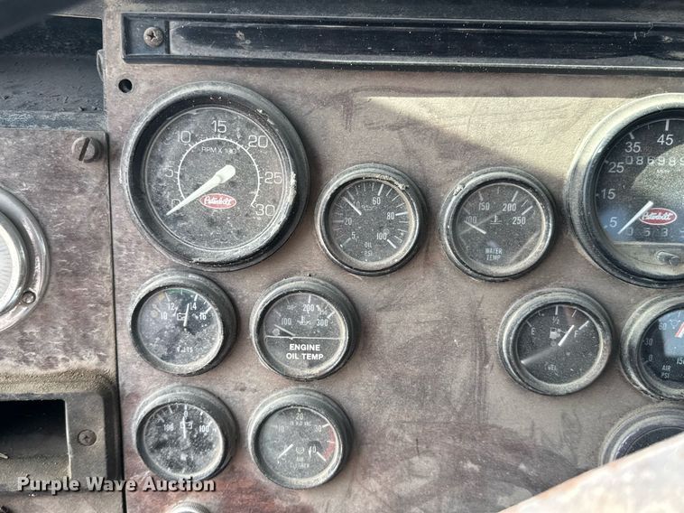 image for item EG6532 1990 Peterbilt 357 ready mix truck