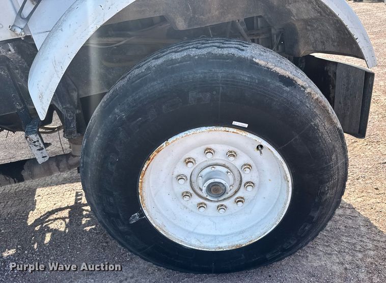 image for item EG6532 1990 Peterbilt 357 ready mix truck