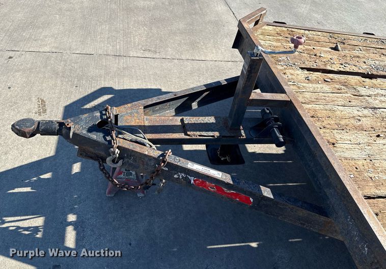 image for item EJ4638 2002 J&J CH utility trailer