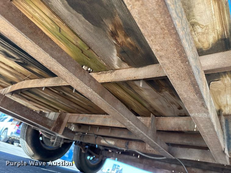 image for item EJ4638 2002 J&J CH utility trailer