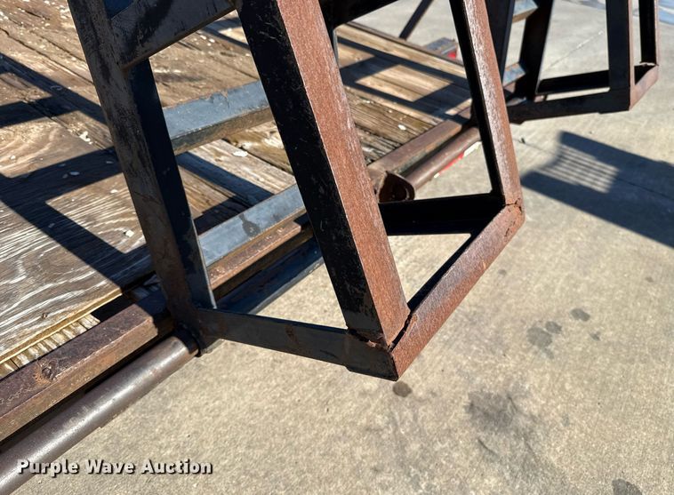 image for item EJ4638 2002 J&J CH utility trailer