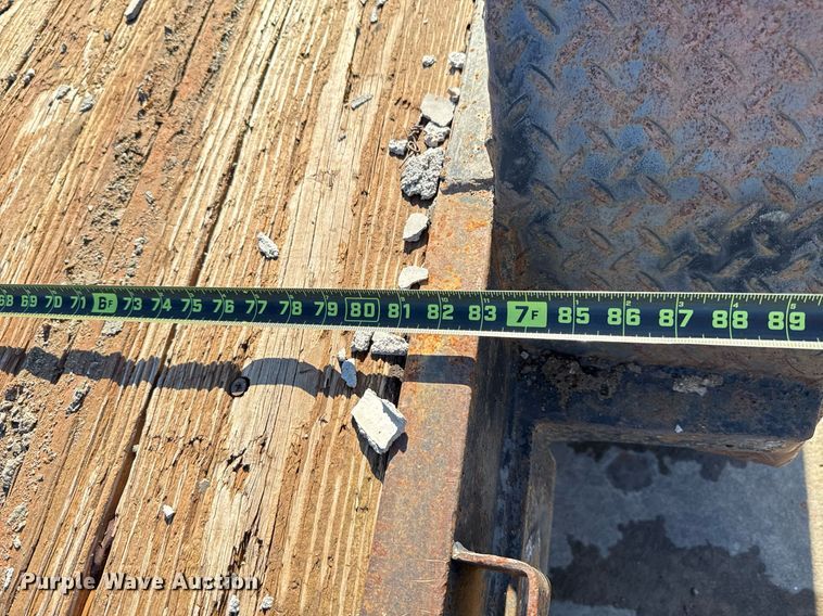 image for item EJ4638 2002 J&J CH utility trailer