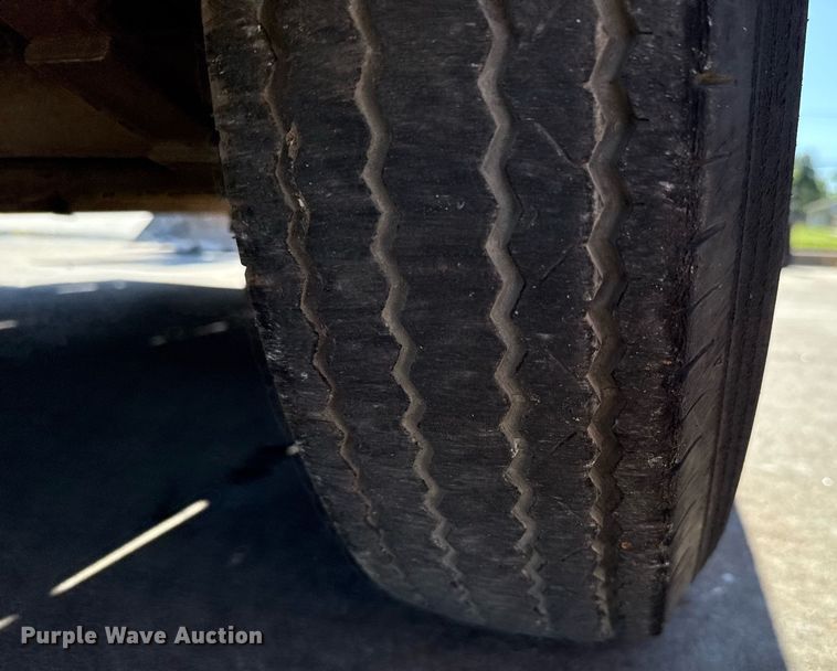 image for item EJ4638 2002 J&J CH utility trailer