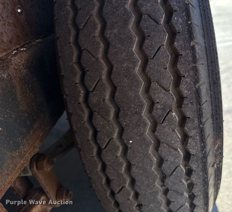 image for item EJ4638 2002 J&J CH utility trailer