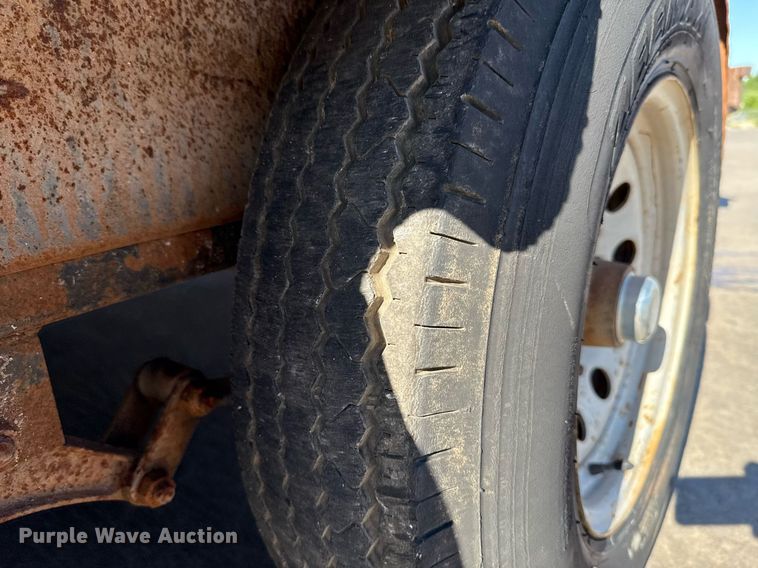 image for item EJ4638 2002 J&J CH utility trailer