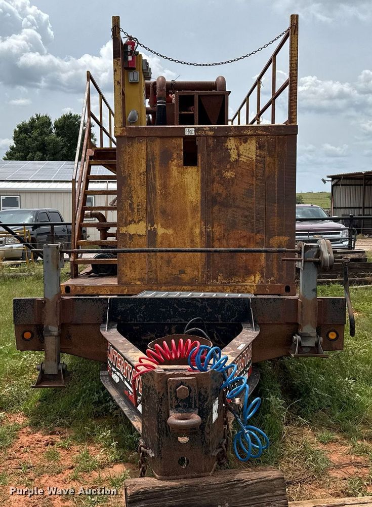 image for item EJ4701 2012 Interstate Thunder Storm III mud recycler with trailer