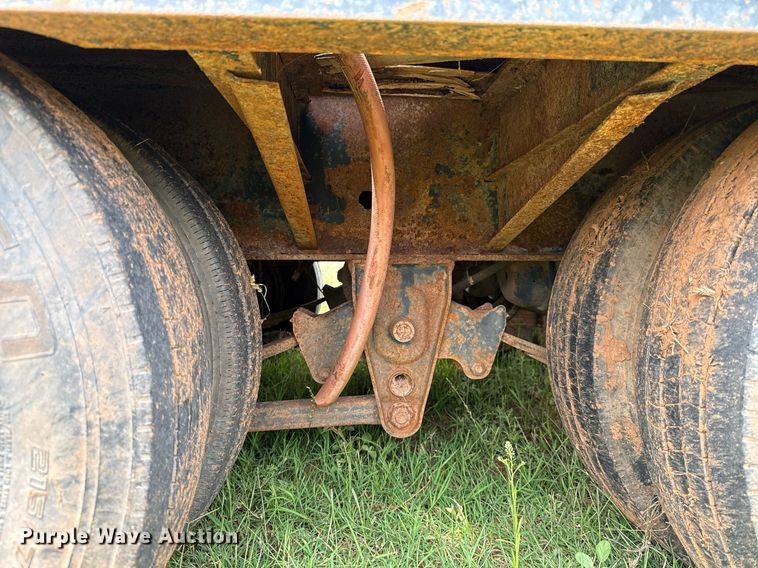 image for item EJ4701 2012 Interstate Thunder Storm III mud recycler with trailer