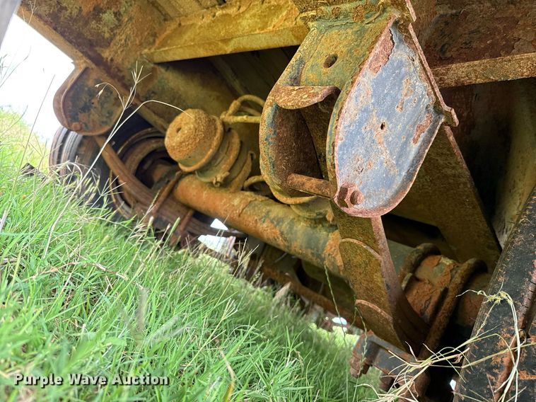 image for item EJ4701 2012 Interstate Thunder Storm III mud recycler with trailer